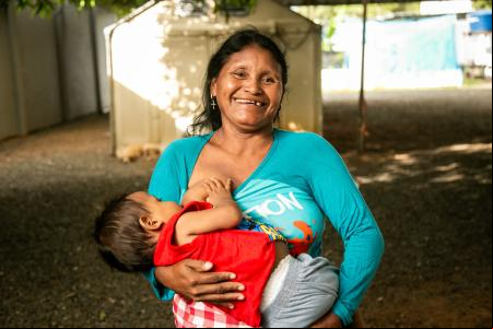 Quando recebeu alta do hospital, Mateo ou a ser acompanhado pela equipe multidisciplinar do Centro de Recuperação Nutricional Infantil (CERNUTRI), e pelo projeto de proteção integral do UNICEF.